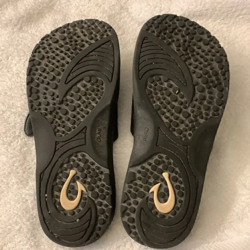 Olukia, sandals “NALU SLIDE”, size 9,  Velcro adjustable fronts, great condition